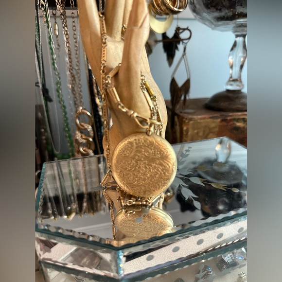 PIDIDDLY LINKS Vintage Antique Brass Double Locket Necklace - Picture 3 of 8